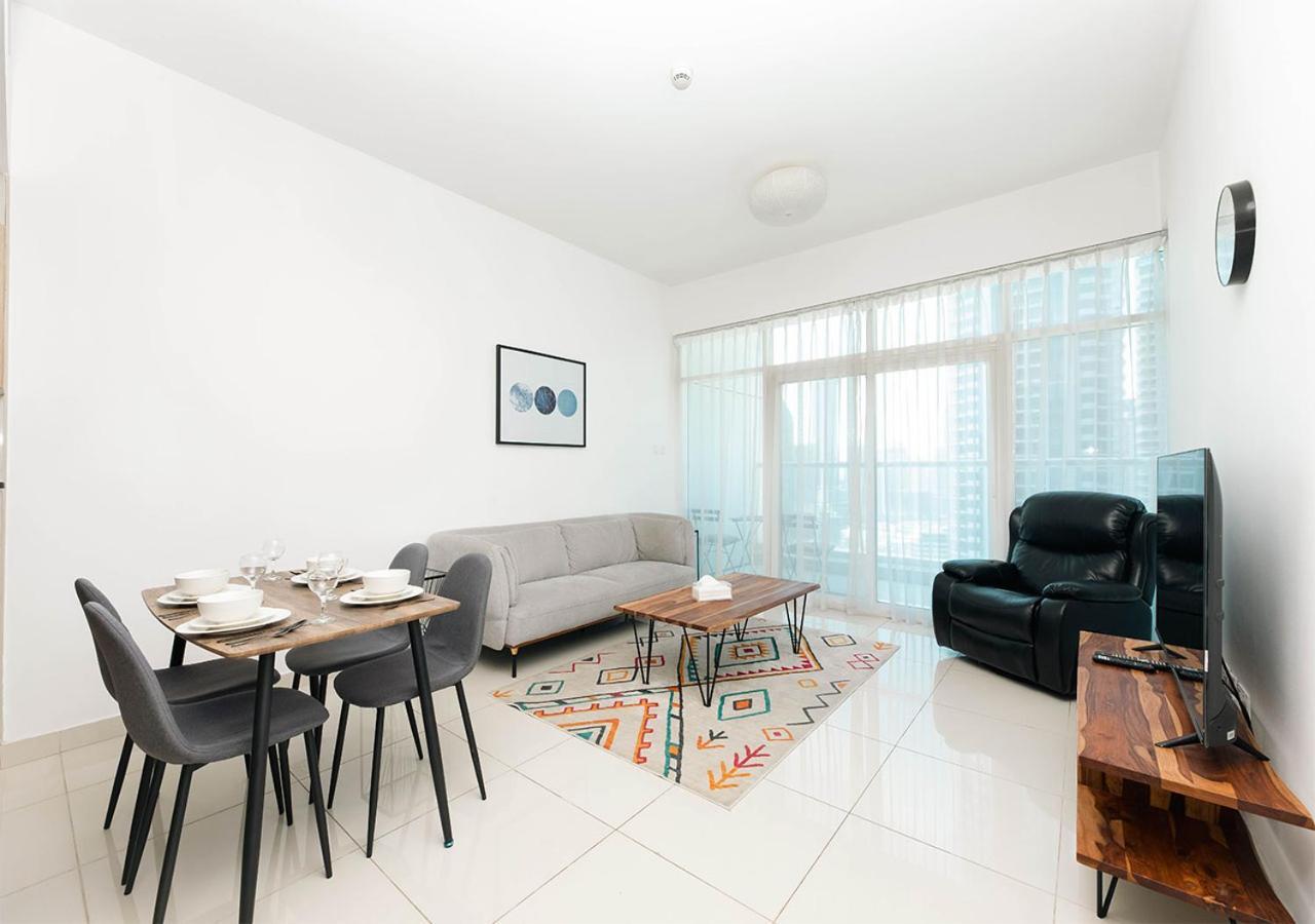 Appartamento Stylish Space With Balcony Facing The Marina! *