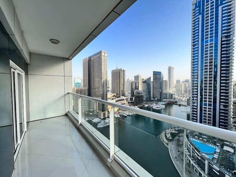 Appartamento Stylish Space With Balcony Facing The Marina! Dubai